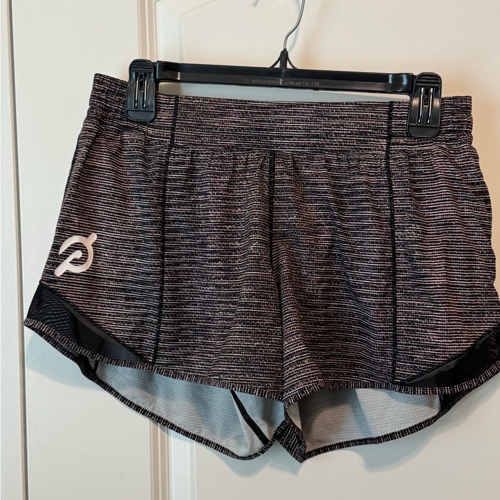 Lululemon x Peloton 4’ hotty hot shorts. EUC. Size 10.